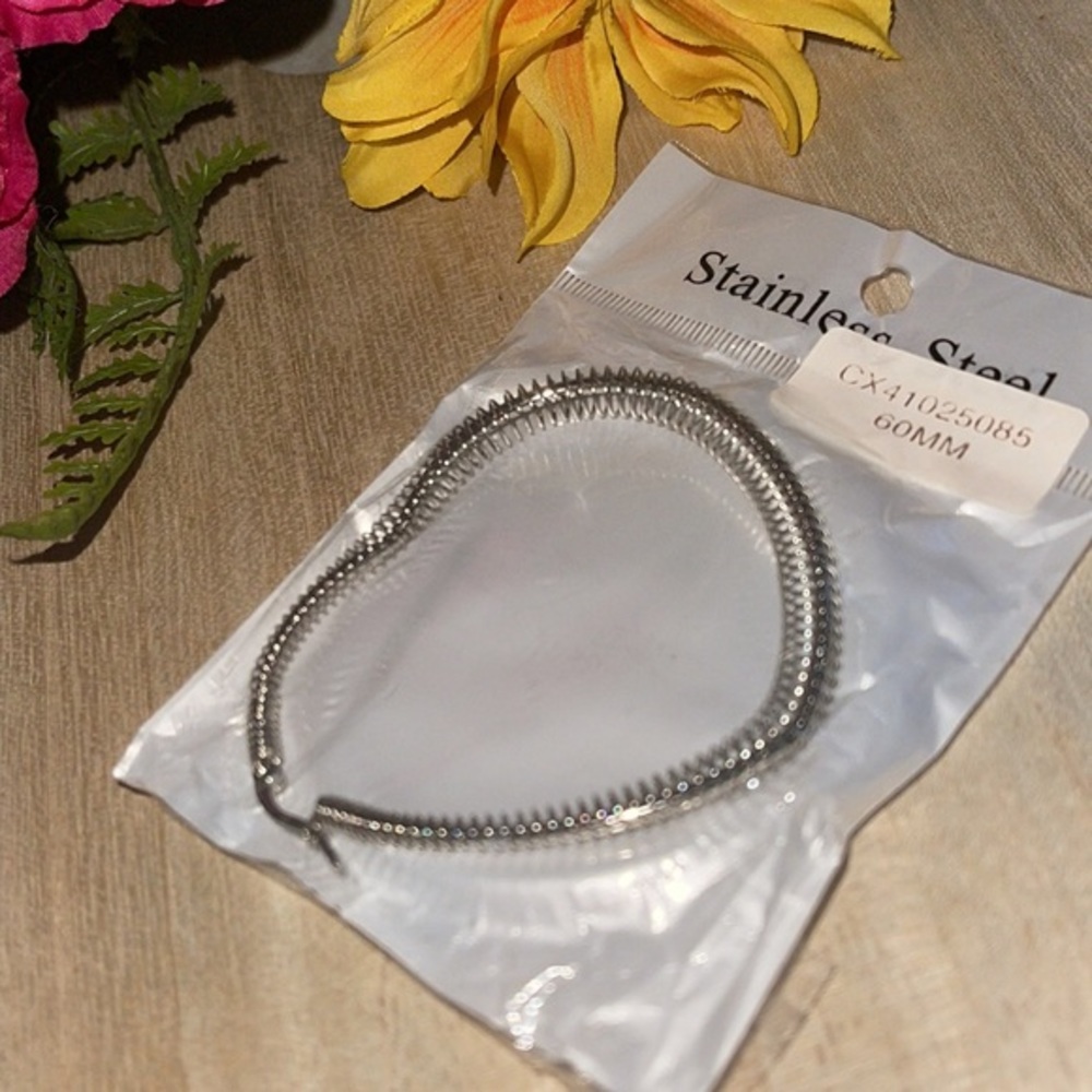 STAINLESS STEEL HEART SPRING‎ 60MM CLOSURE RING - Picture 7 of 7